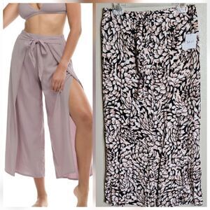NWT Skye Black and Pink Patterned Wide Leg Pants Medium Paige Feathery Print